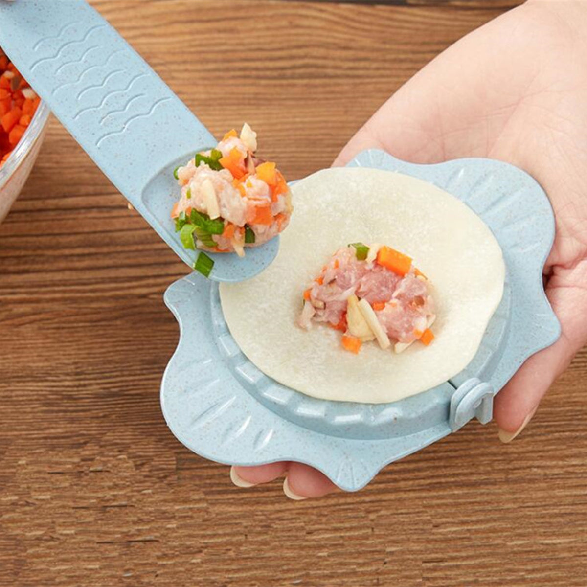 Dumpling Mold Clip With Spoon